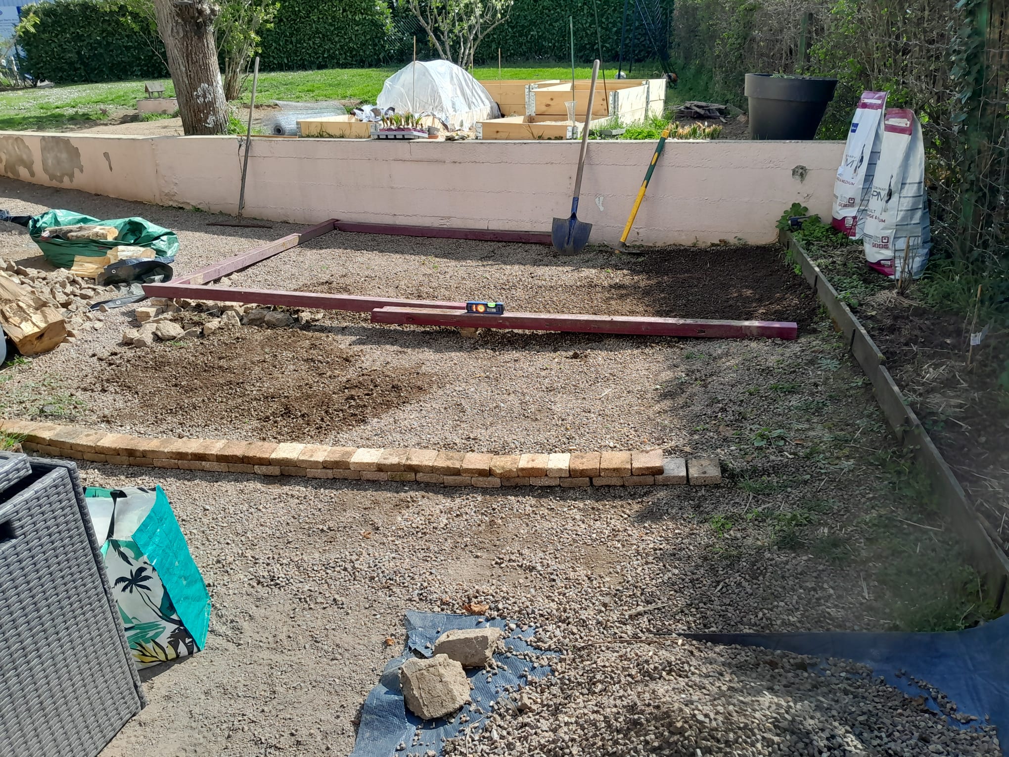 Préparation d’une allée et bordures de jardin